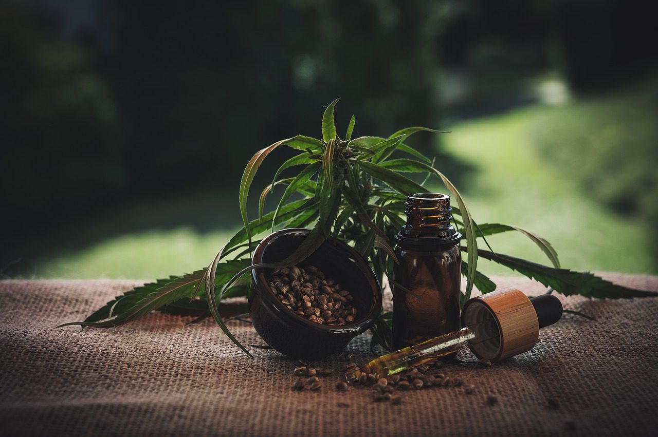 The Complete Guide to Hemp Oil Use