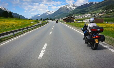 How To Tackle Mountain Roads Safely?