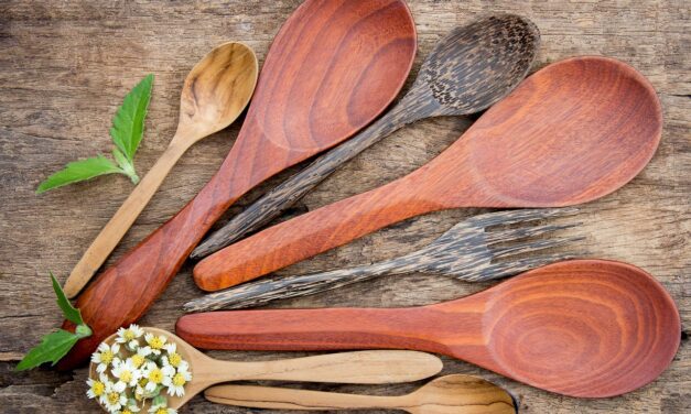 12 Essential Kitchen Tools for Beginners