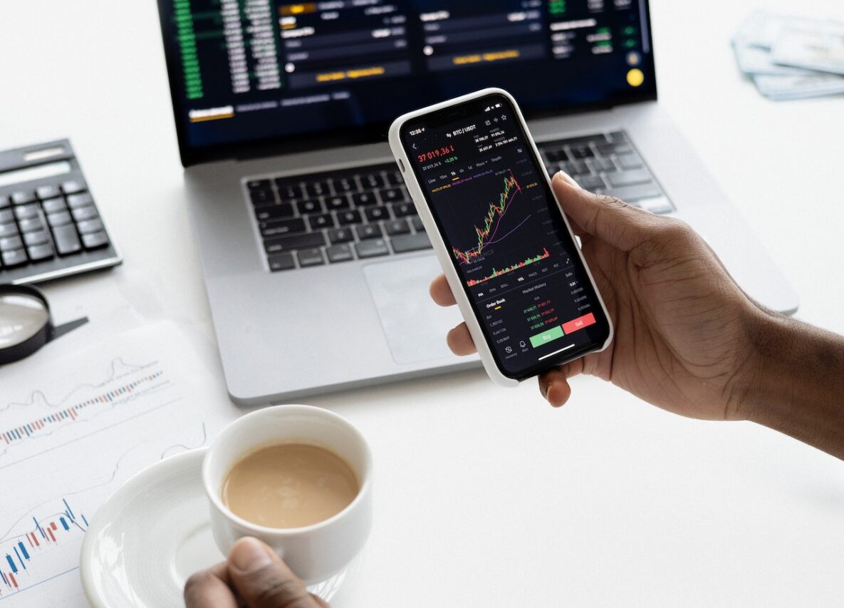 Investing on the go, a guide to mobile trading